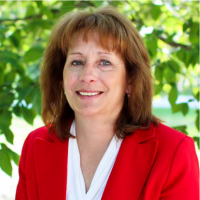 Photo of Laurie Summers